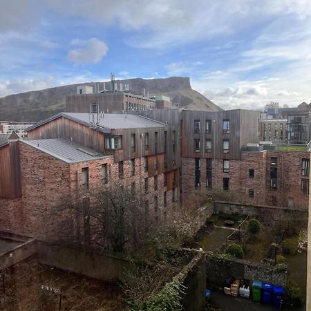 Crags View Apartment On The Royal Mile Edimburgo Esterno foto