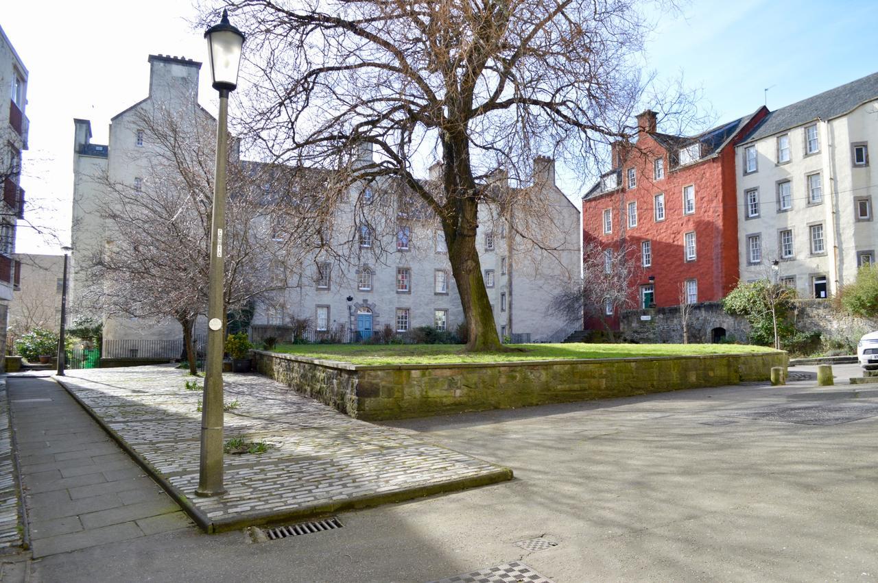 Crags View Apartment On The Royal Mile Edimburgo Esterno foto